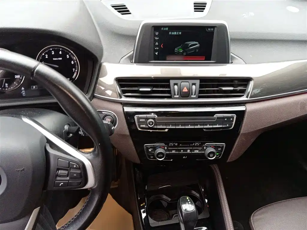 BMW X1 2019 sDrive18Li Premium Model фото 6