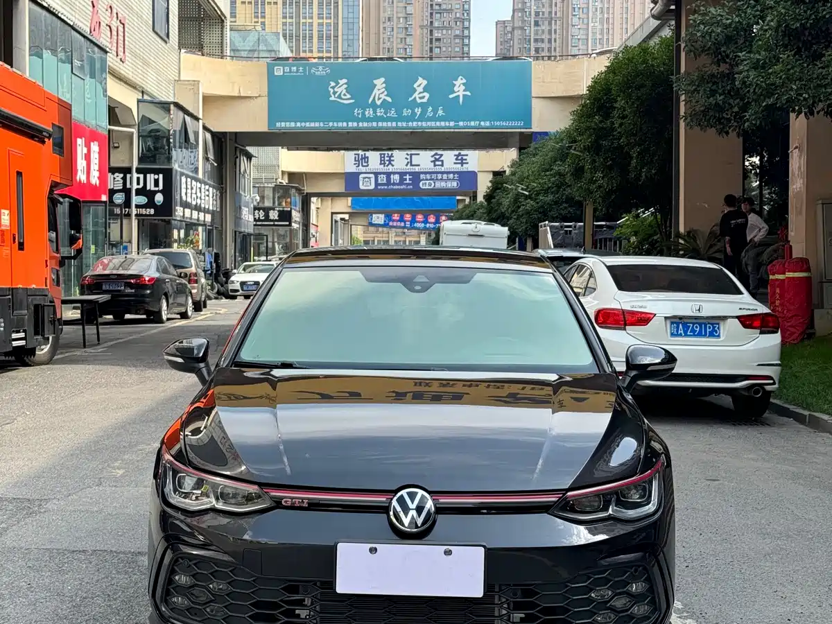 VOLKSWAGEN GOLF GTI