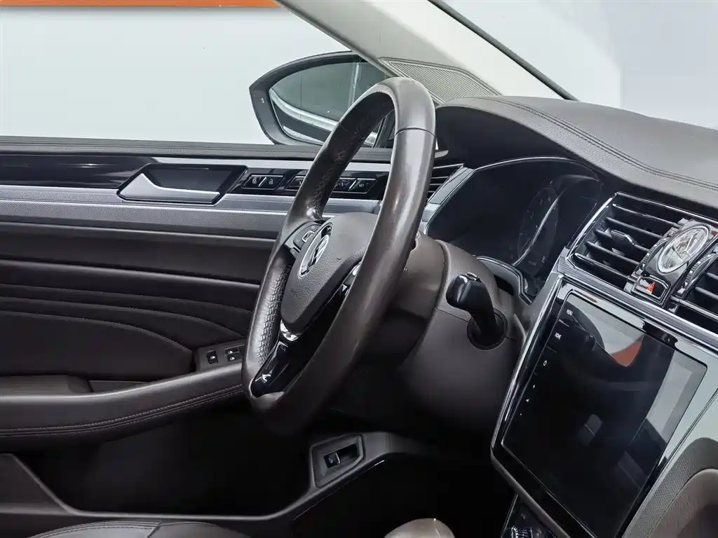 Volkswagen Phideon 2021 380TSI Luxury Edition фото 22
