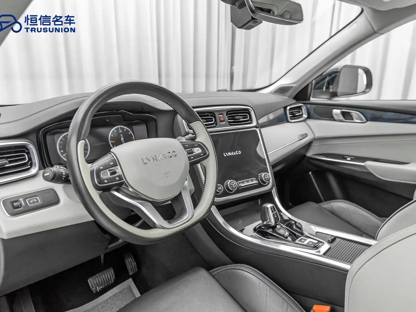 Lynk & Co 01 2019 2.0T 2WD Shine Pro Version China VI фото 12