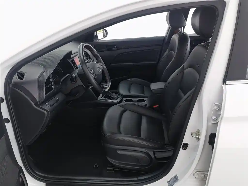 Hyundai Elantra 2020 1.4T DCT Dynamic·Vitality фото 10