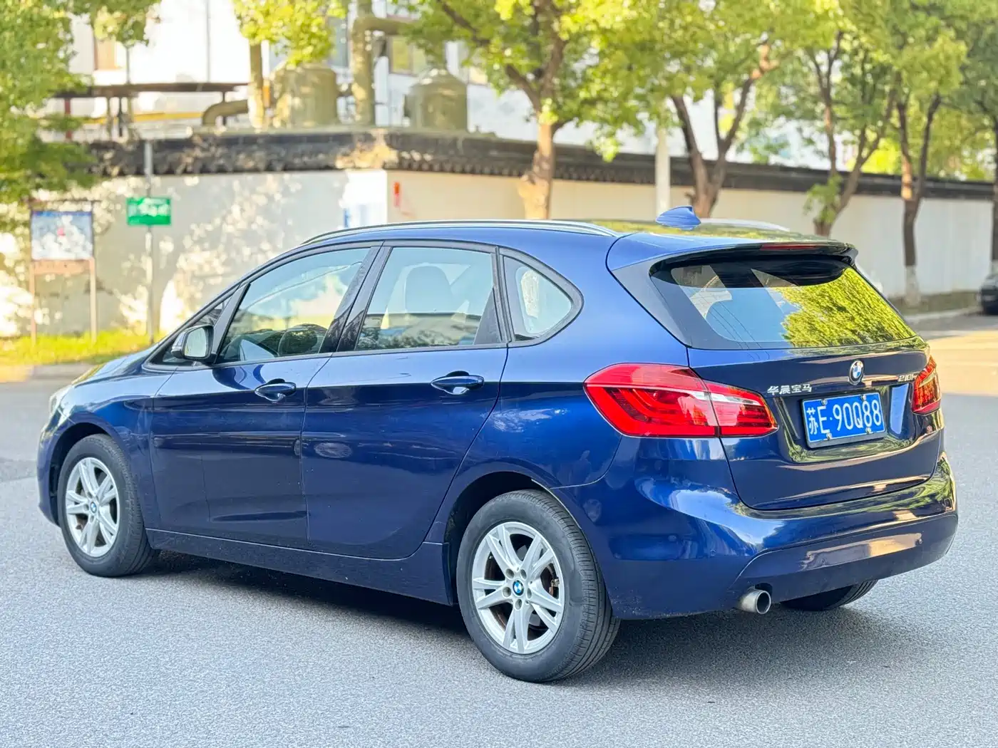 BMW 2 Series Touring 2016 218i Leading фото 6