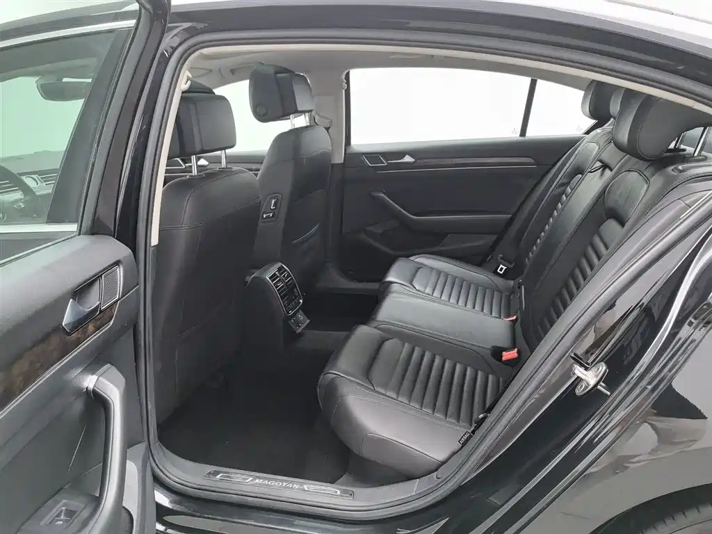 Volkswagen Magotan 2019 380TSI DSG Luxury Class China VI фото 15