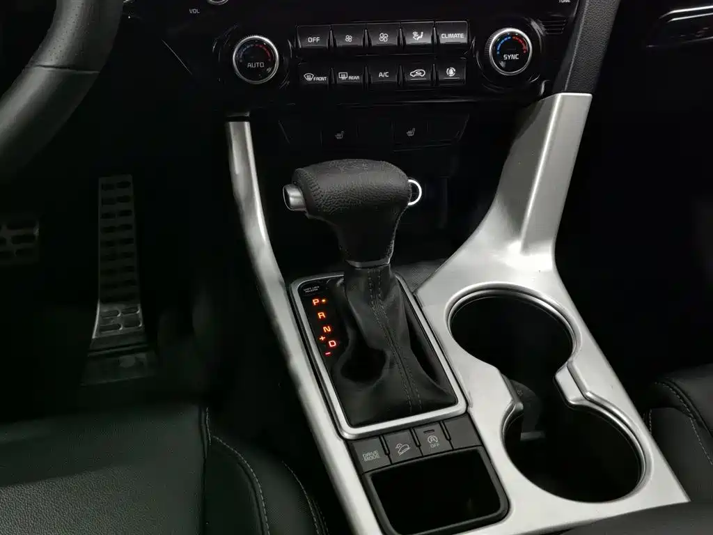 Kia KX5 2016 Model 1.6T Automatic 2WD DLX фото 13