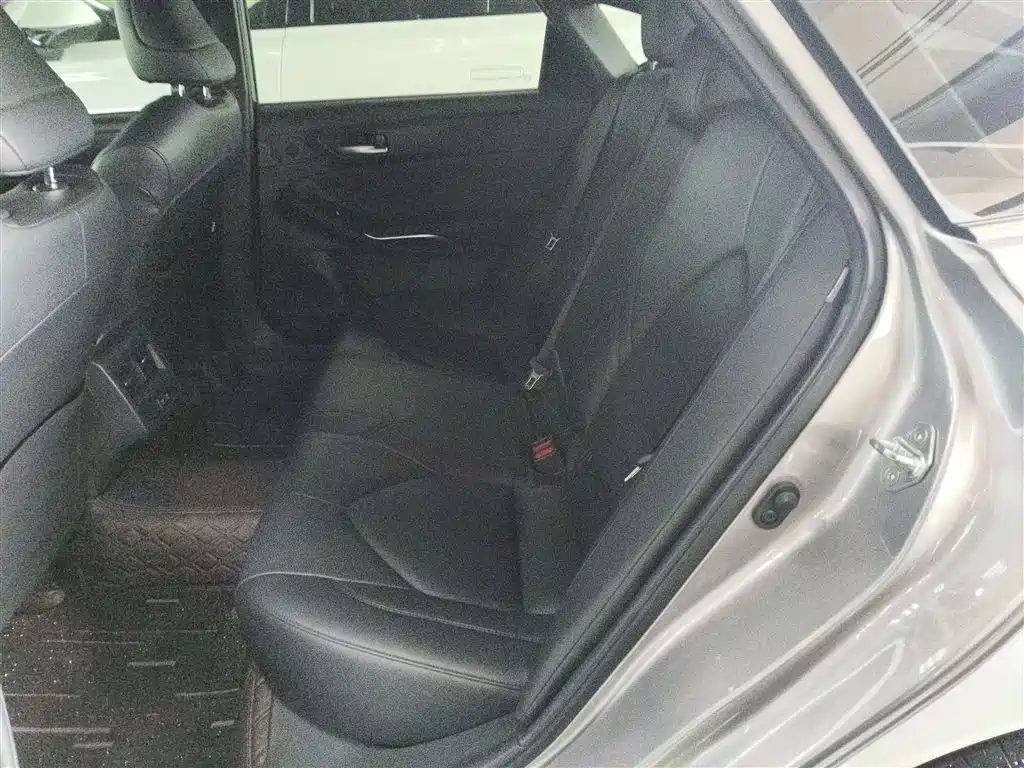 Toyota Avalon 2022 2.0L Luxury Edition фото 17