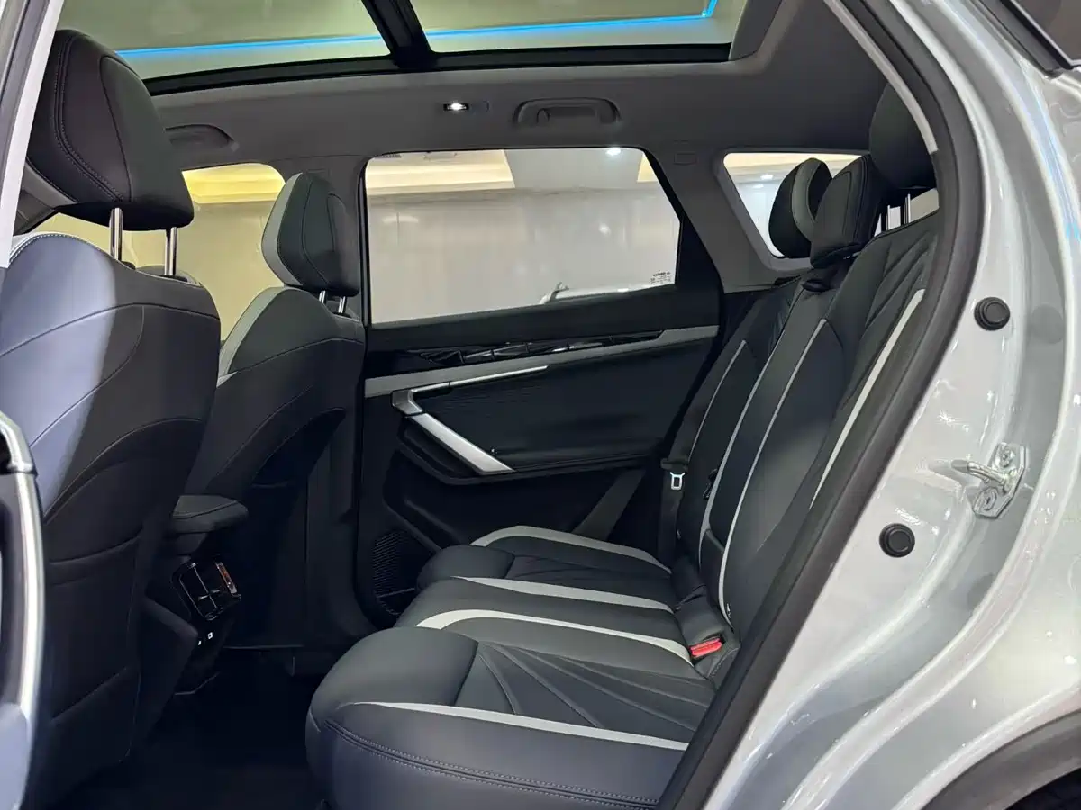 GEELY AUTOMOBILE BOYUE L