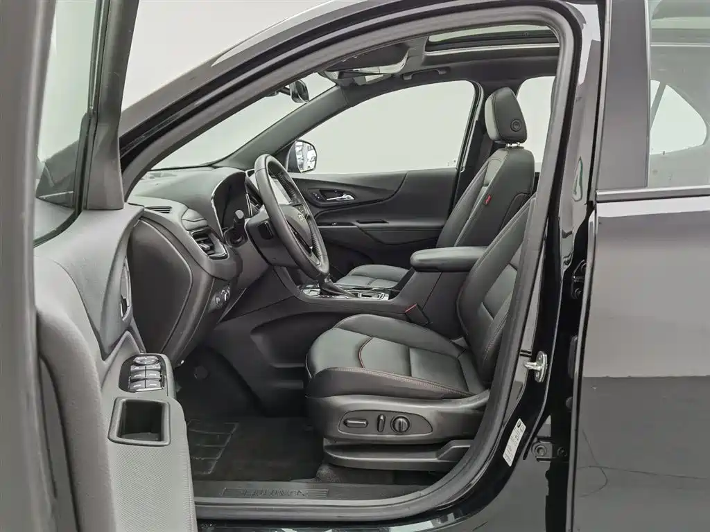 Chevrolet Equinox 2022 Mild Hybrid 550T RS 4WD Intelligent Defense Edition фото 10
