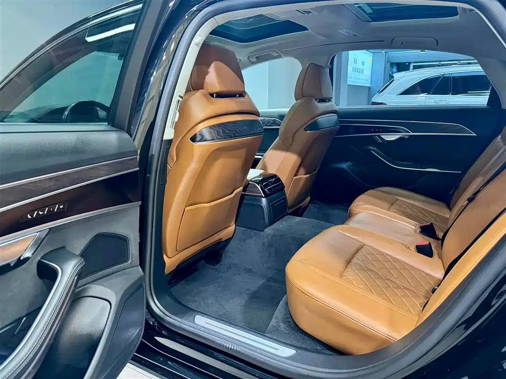 Audi A8 2023 A8L 50 TFSI quattro Exclusive фото 25