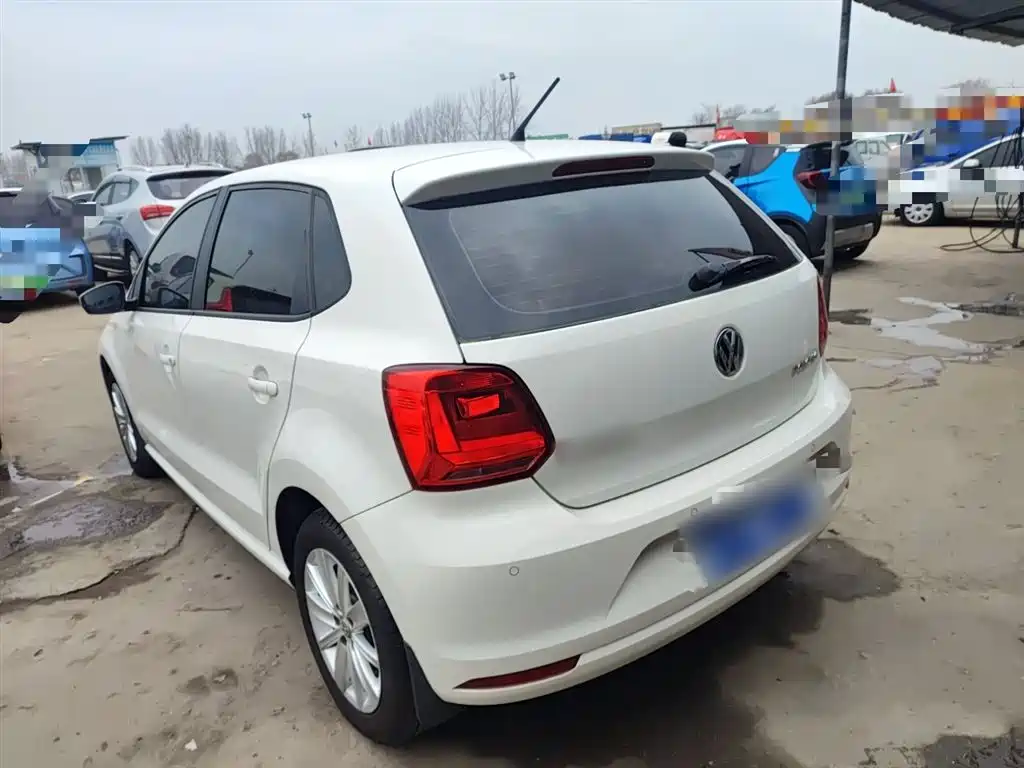 Volkswagen Polo 2014 1.6L Automatic Comfort Edition фото 5