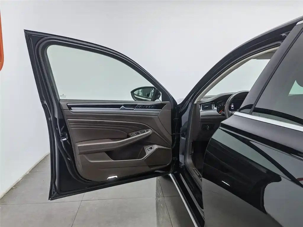 Volkswagen Phideon 2021 380TSI Luxury Edition фото 8