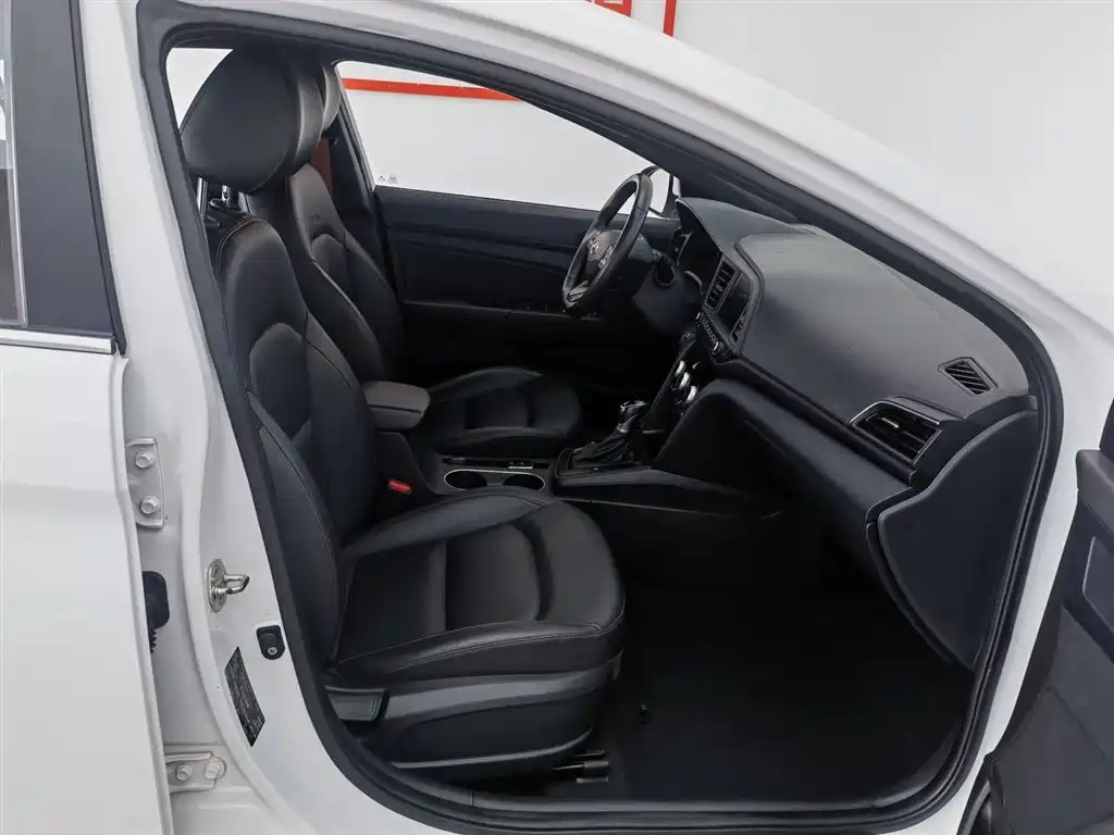 Hyundai Elantra 2020 1.4T DCT Dynamic·Vitality фото 23