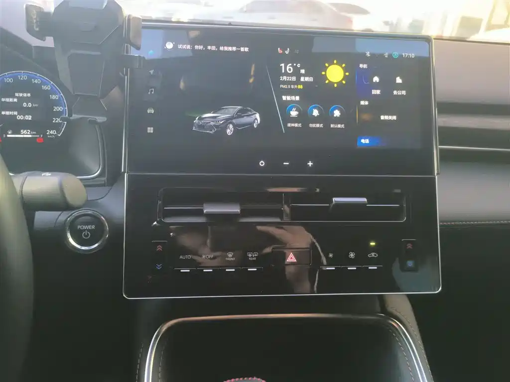 Toyota Avalon 2024 Hybrid 2.0L Luxury Edition фото 13