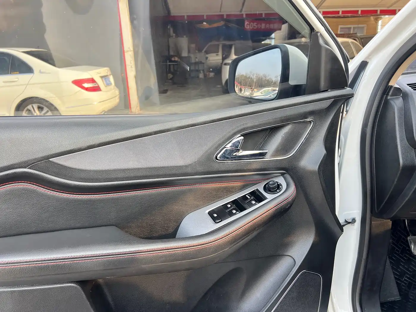 Baojun 560 2016 2016 1.8L Manual Luxury