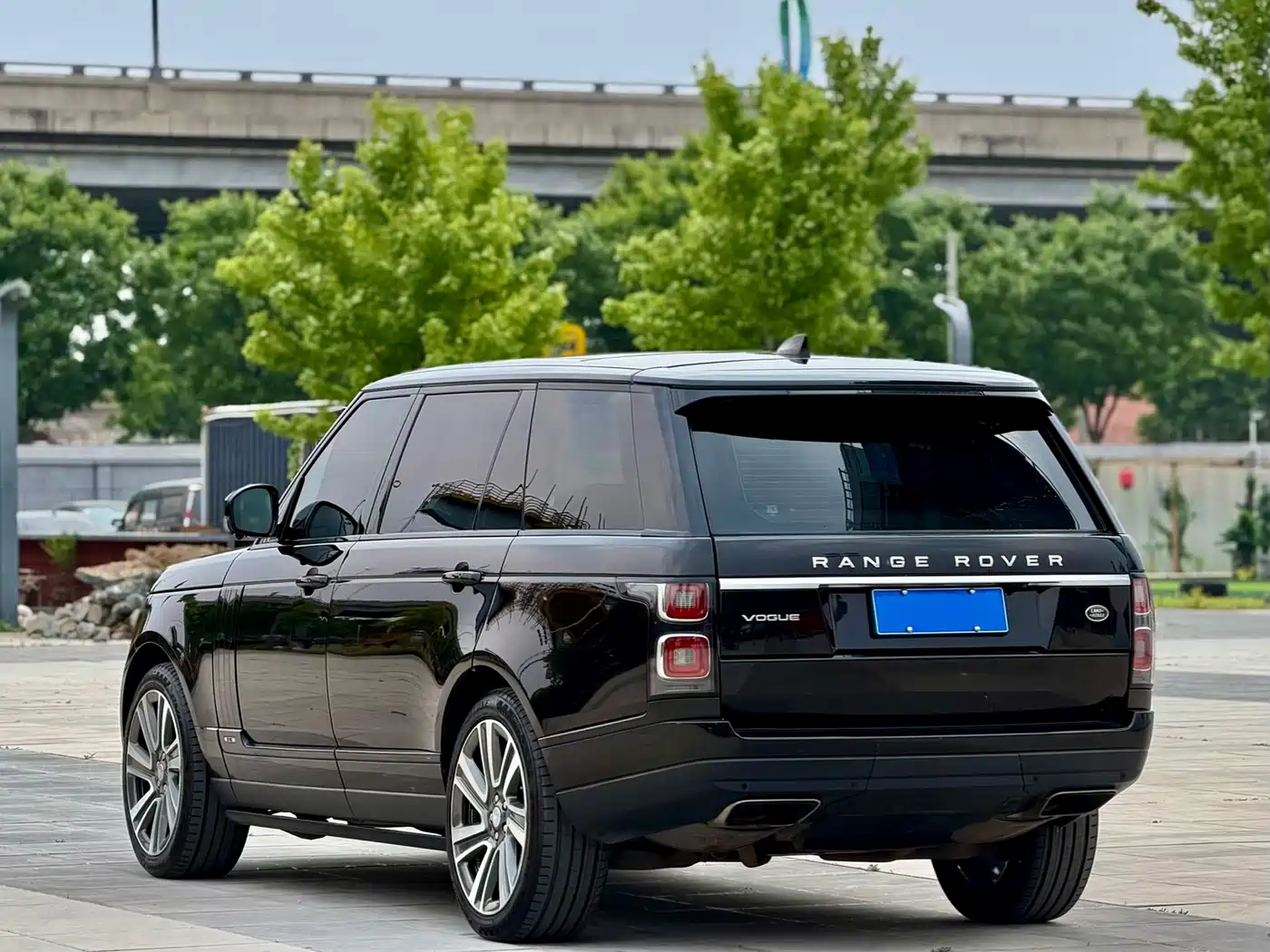 Land Rover Range Rover 2018 3.0 SC V6 Vogue Heritage Extended Edition фото 4