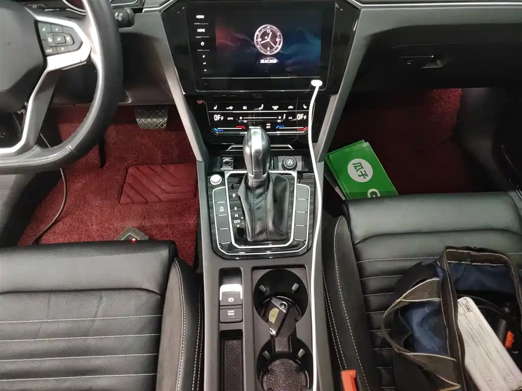 Volkswagen Magotan 2020 330TSI DSG Leading фото 10