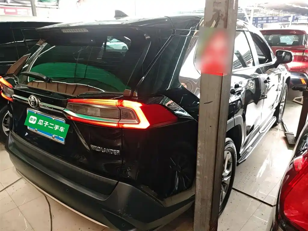 Toyota Wildlander 2022 2.0L CVT FWD Luxury PLUS Edition фото 5