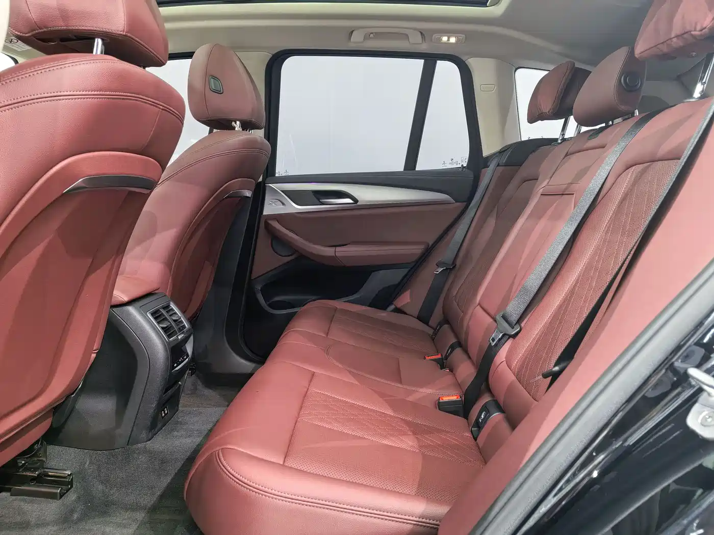 BMW iX3 2022 Innovation Leader фото 17