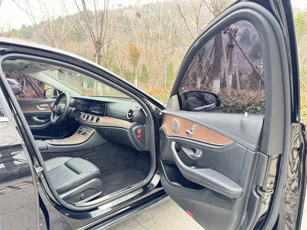Mercedes-Benz E-Class 2020 E 260 L фото 16