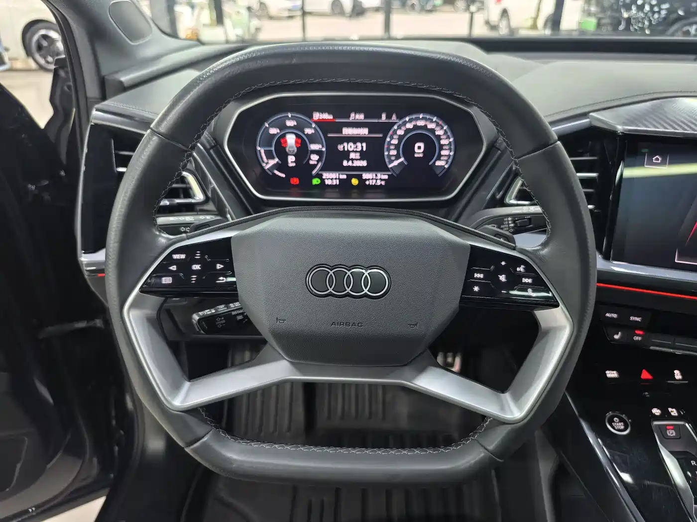 AUDI Q4 E TRON