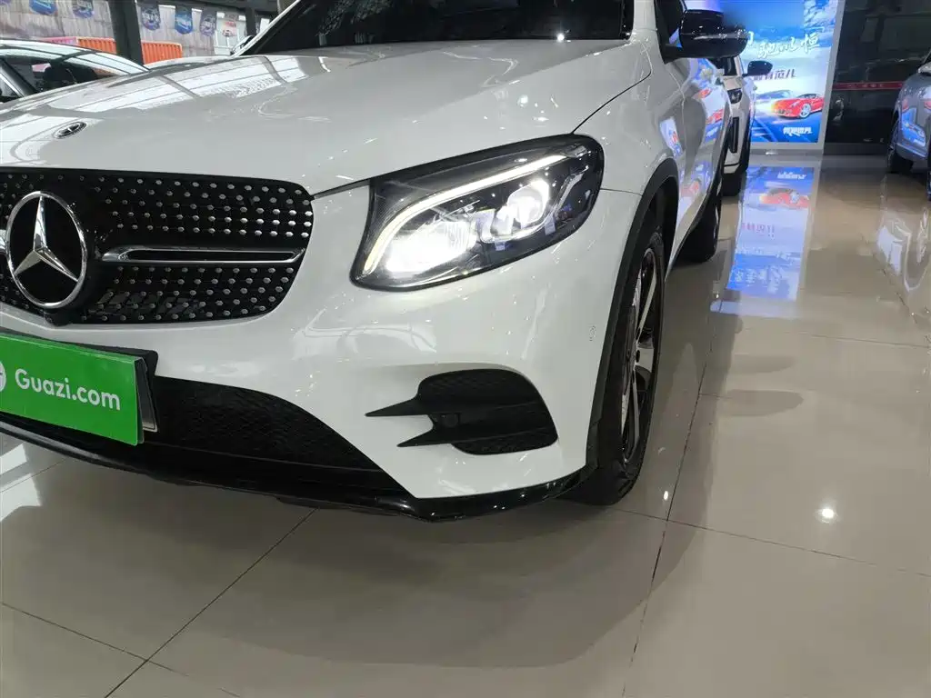 Mercedes-Benz GLC Coupe 2019 Facelift GLC 200 4MATIC Coupe SUV фото 18