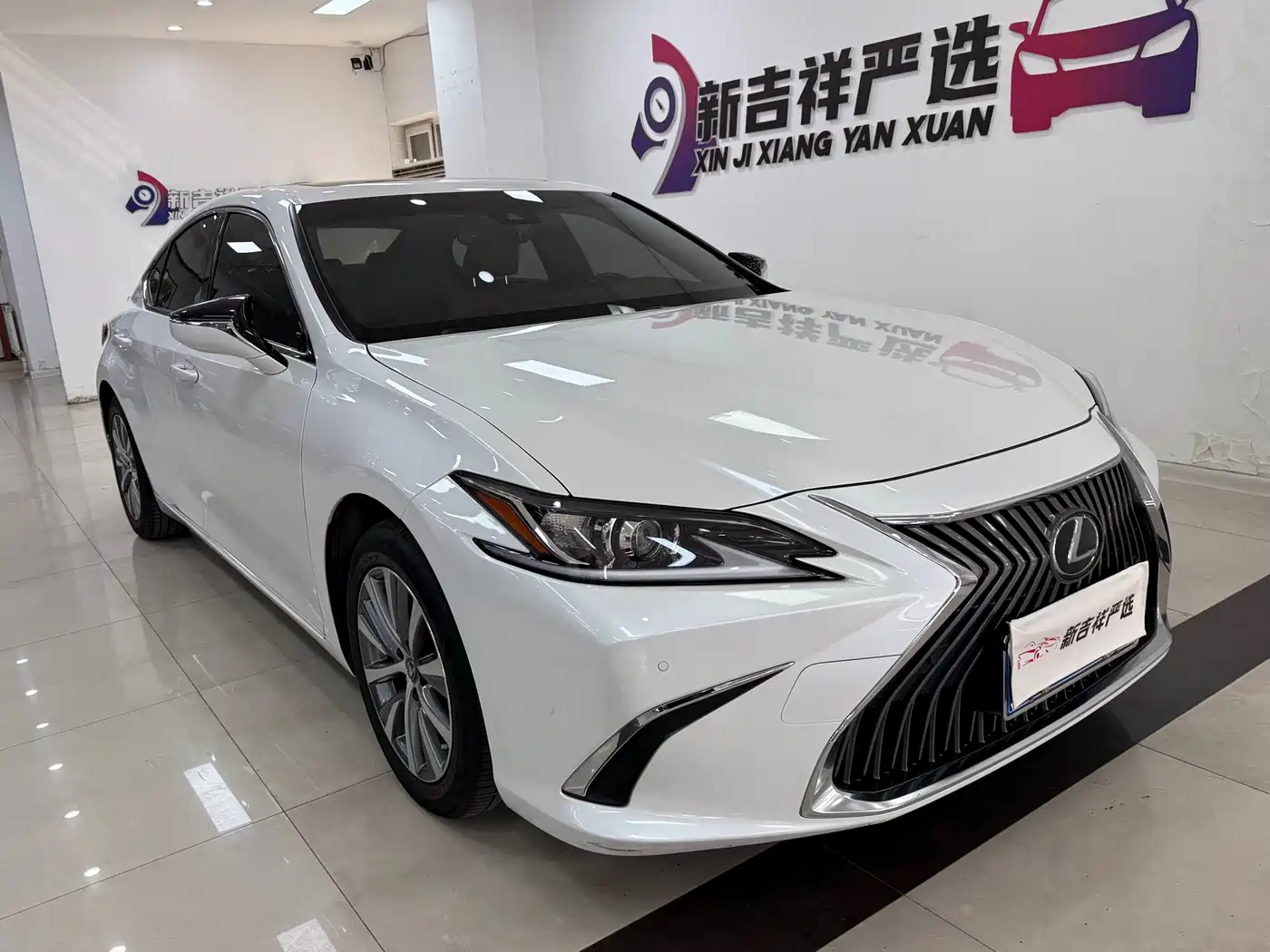 Lexus ES 2018 200 Excellence Edition China V фото 3