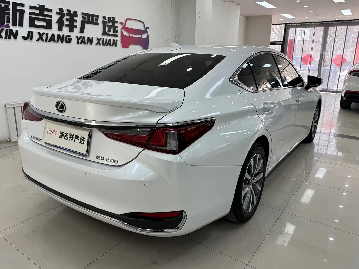 Lexus ES 2018 200 Excellence Edition China V фото 18