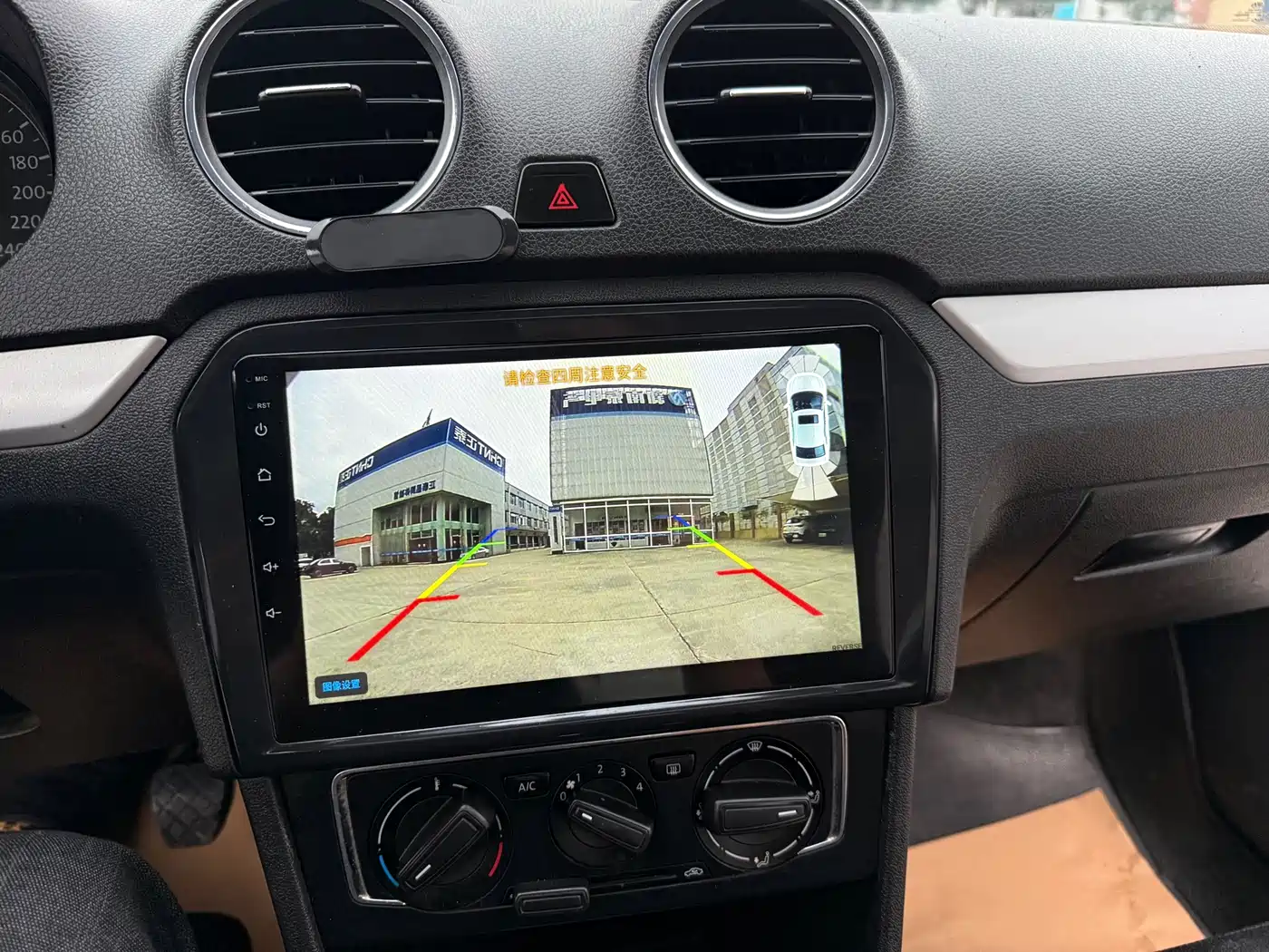 Volkswagen Jetta 2013 1.4L Manual Comfort фото 9