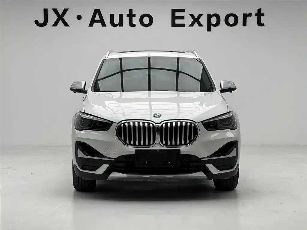 BMW X1 2022 sDrive20Li Fashion фото 2