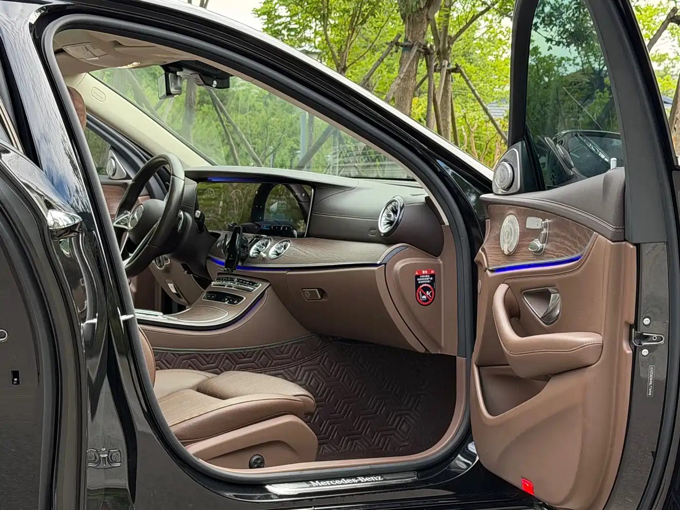 Mercedes-Benz E-Class 2022 Second Facelift E 300 L Luxury фото 7