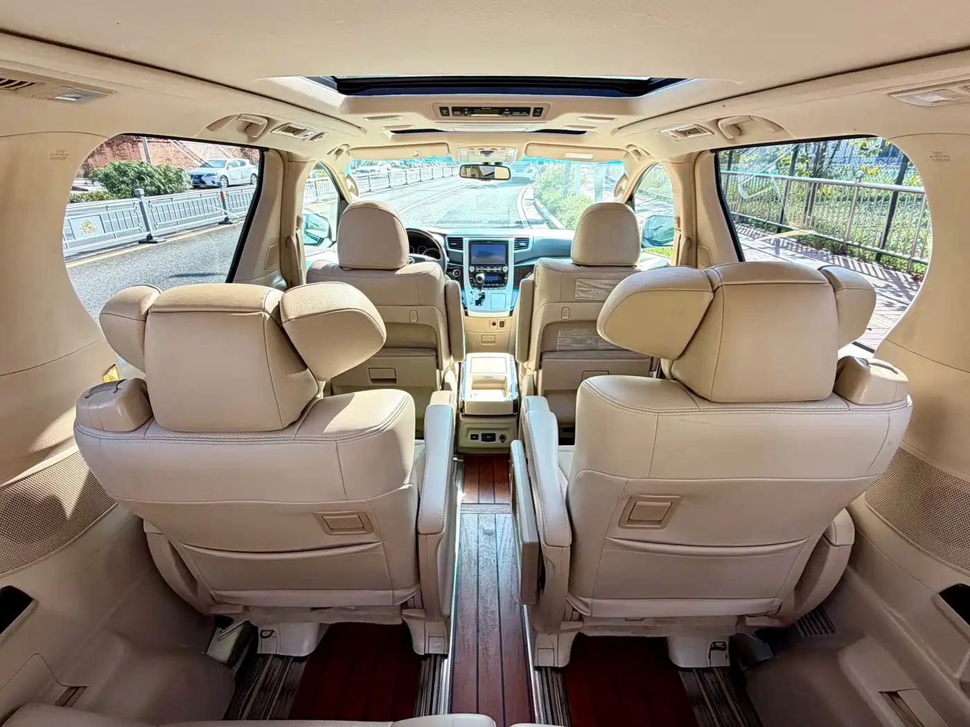 Toyota Alphard 2012 3.5L Luxury Edition фото 15