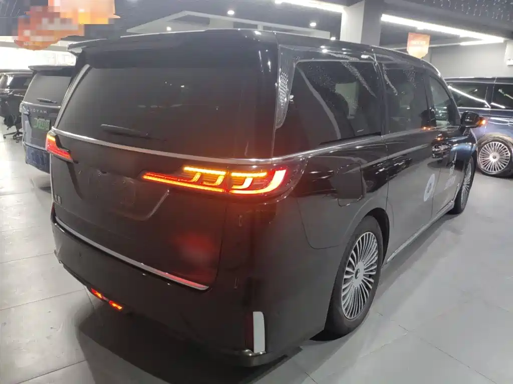 Voyah Auto Voyah Dreamer 2025 PHEV AWD Flagship Kunpeng Edition фото 5