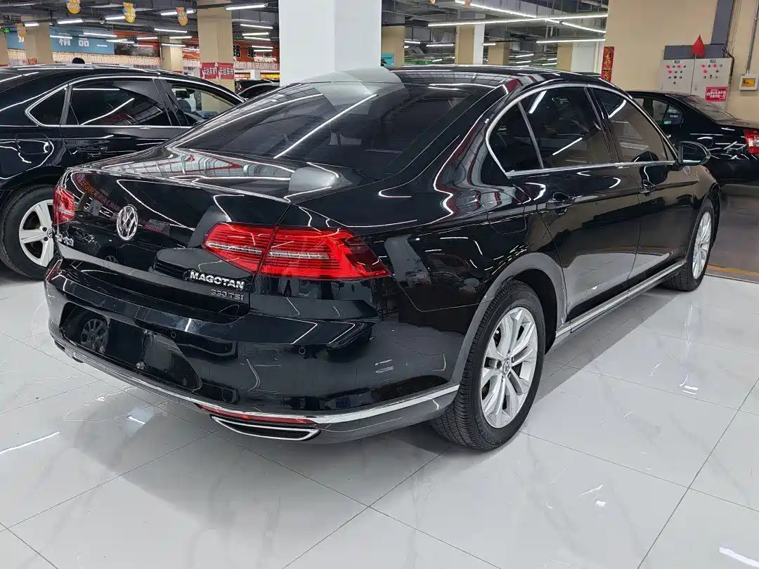 Volkswagen Magotan 2018 Facelift 330TSI DSG Luxury фото 3