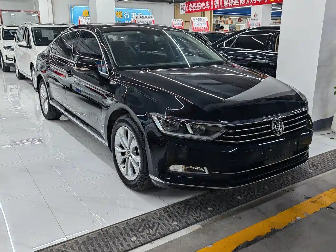 Volkswagen Magotan 2018 Facelift 330TSI DSG Luxury фото 4