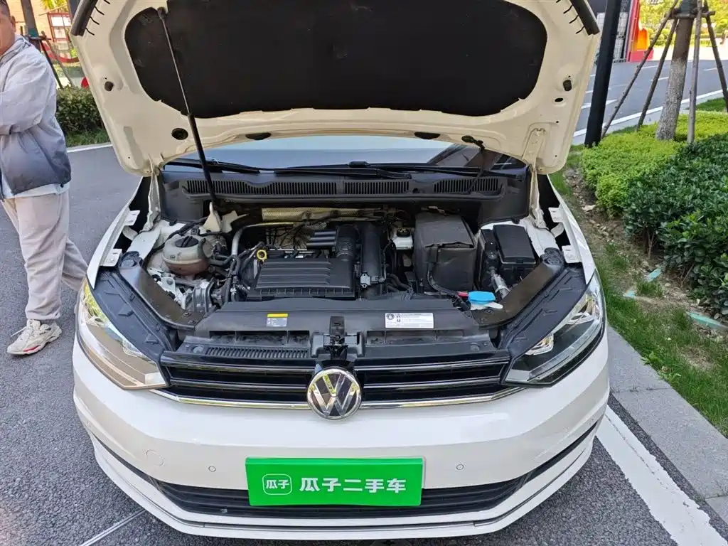 Volkswagen Touran 2018 Touran L 280TSI DSG Comfort 7-seater China V фото 11