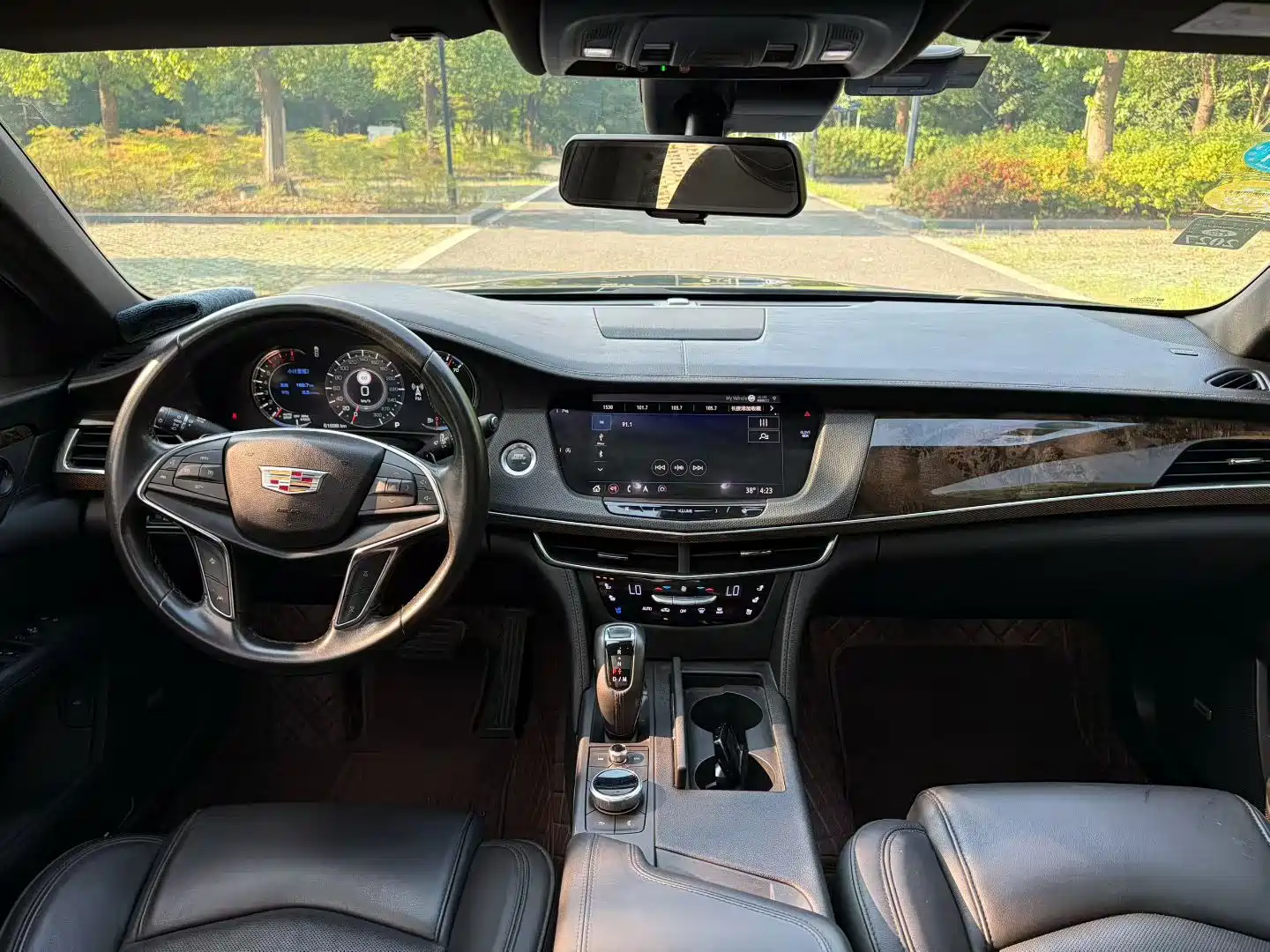 Фото 22 - Cadillac CT6
