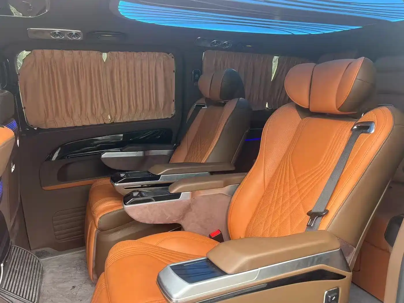 Mercedes-Benz Vito 2023 2.0T Elite 7-Seater фото 11