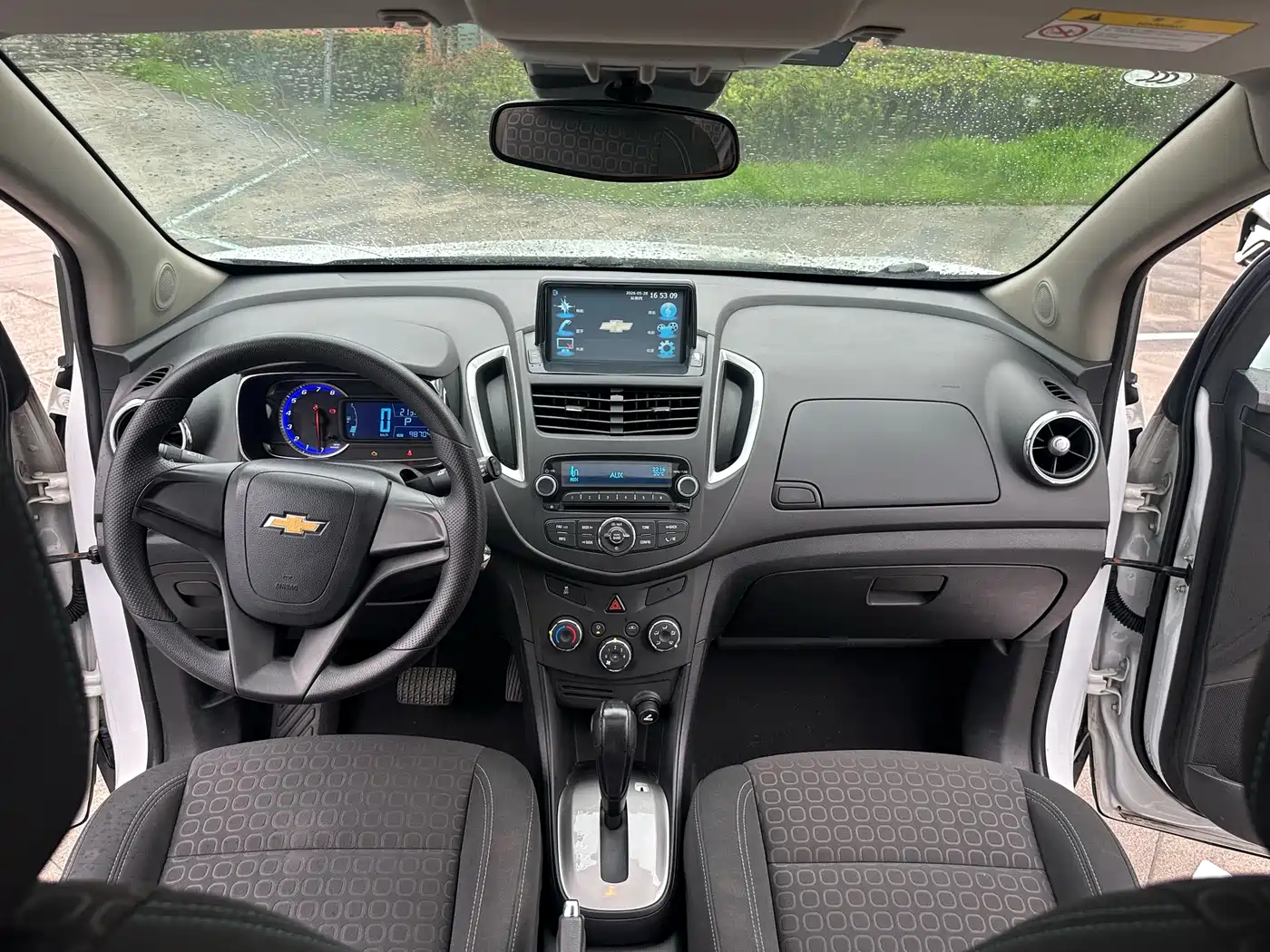 Chevrolet Trax 2016 1.4T Automatic 2WD Comfort Sunroof Edition фото 9