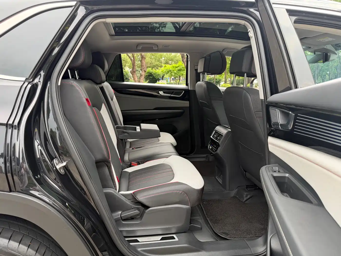 Volkswagen Teramont 2023 Teramont X Facelift 380TSI 4WD Premium Luxury Edition фото 19