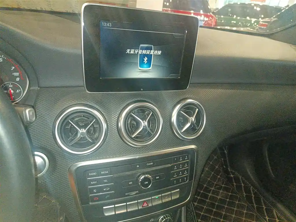 Mercedes-Benz A-Class (Import) 2017 Facelift A 200 Dynamic фото 6