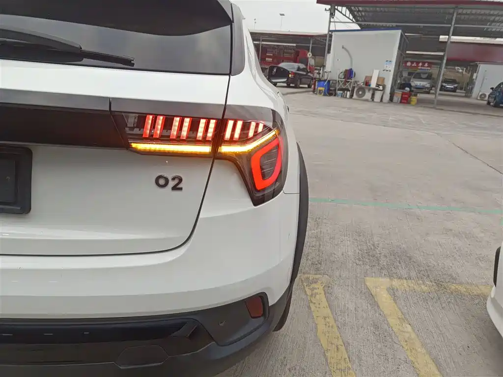 Lynk & Co 02 2021 1.5TD DCT 2WD Power Champion Edition фото 24