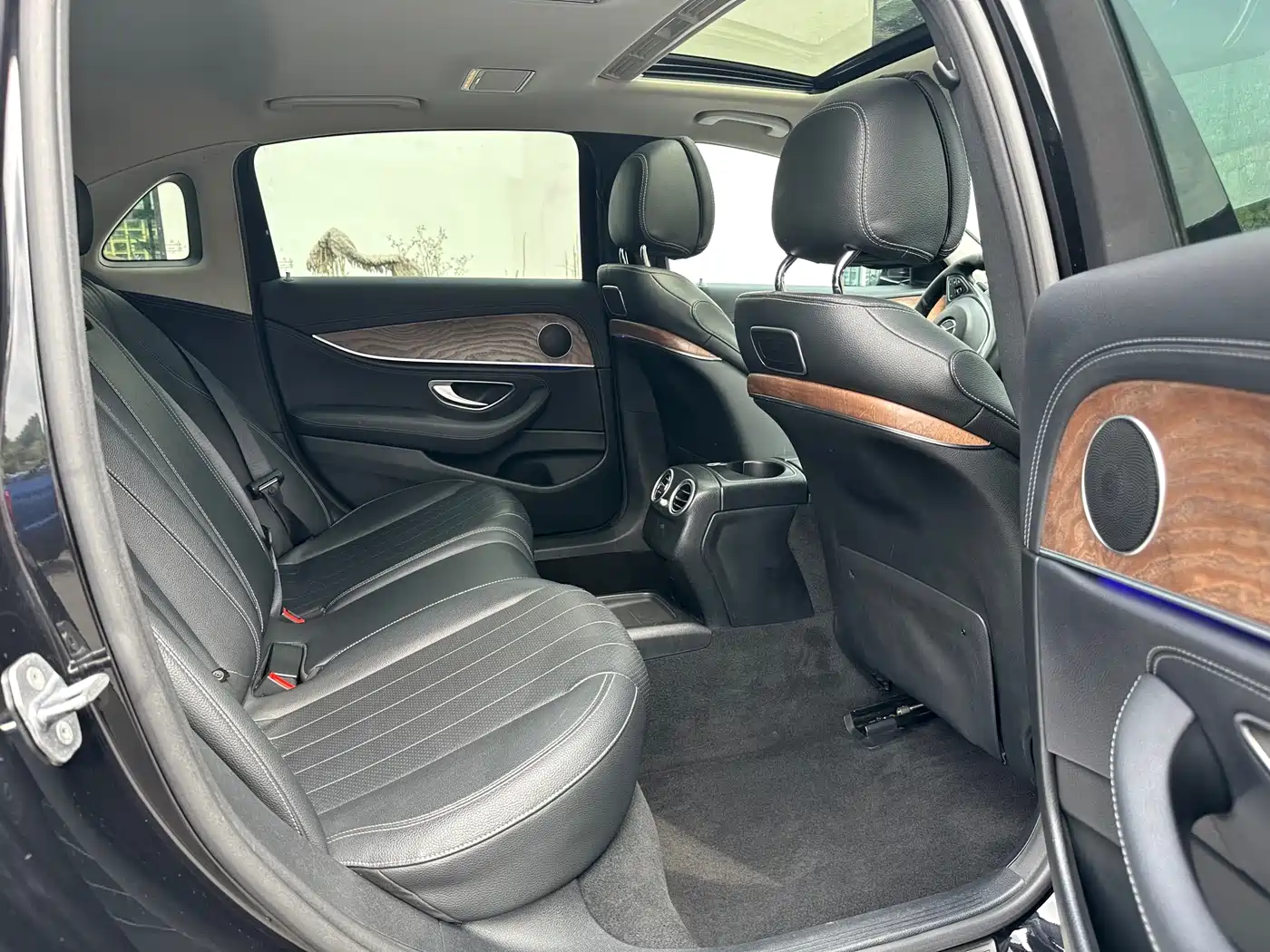 Mercedes-Benz E-Class 2016 E 300 L Fashion Type фото 12
