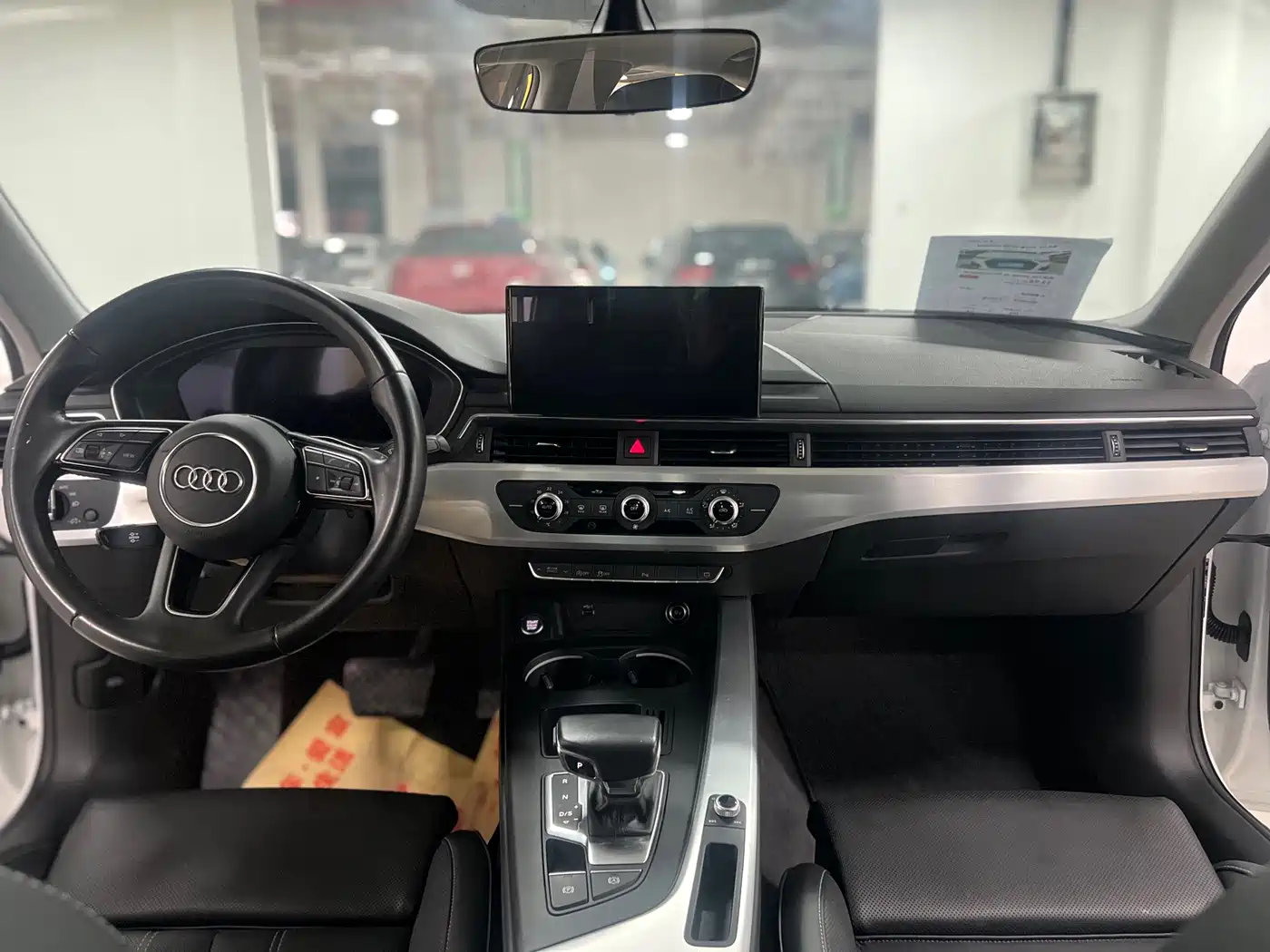 Фото 8 - Audi A4L