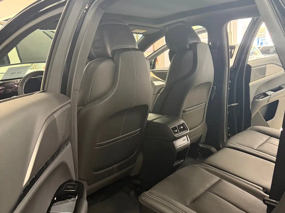 Cadillac XT5 2026 2026 2.0T Metropolitan Edition