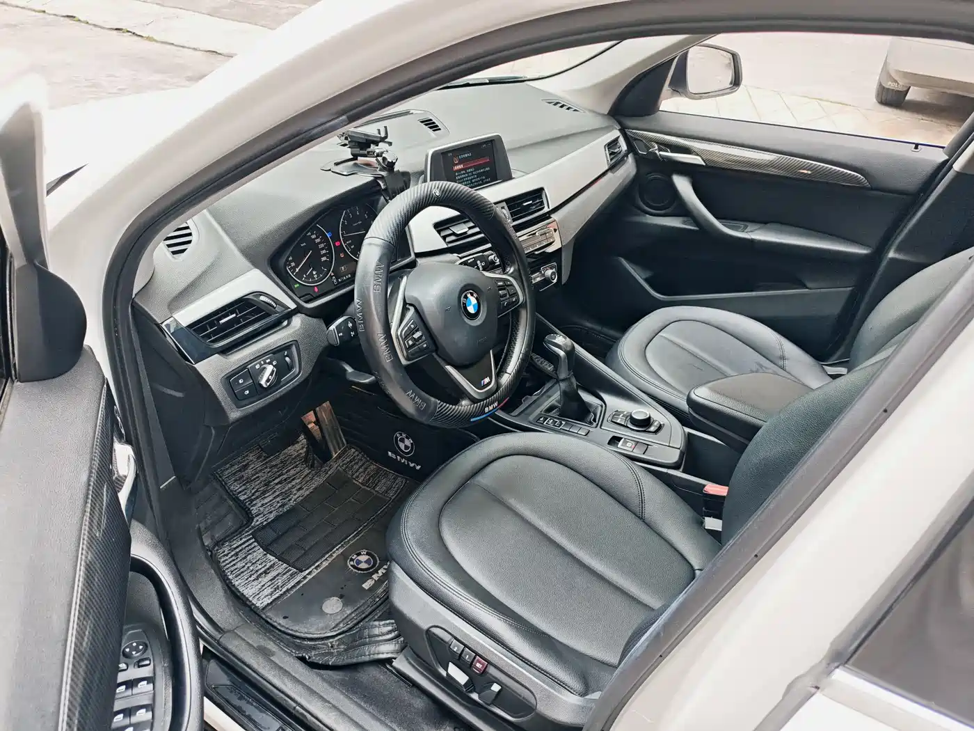 BMW X1 2018 sDrive20Li Leading Model фото 6
