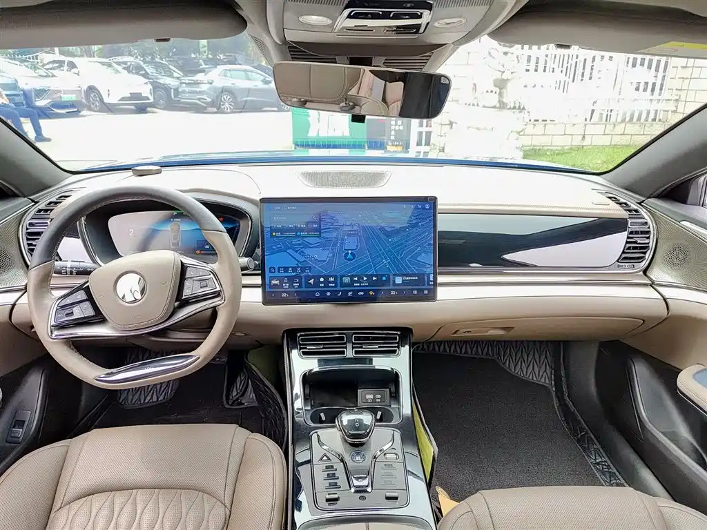 BYD Han 2024 DM-i Glory Edition 121KM Honor фото 10