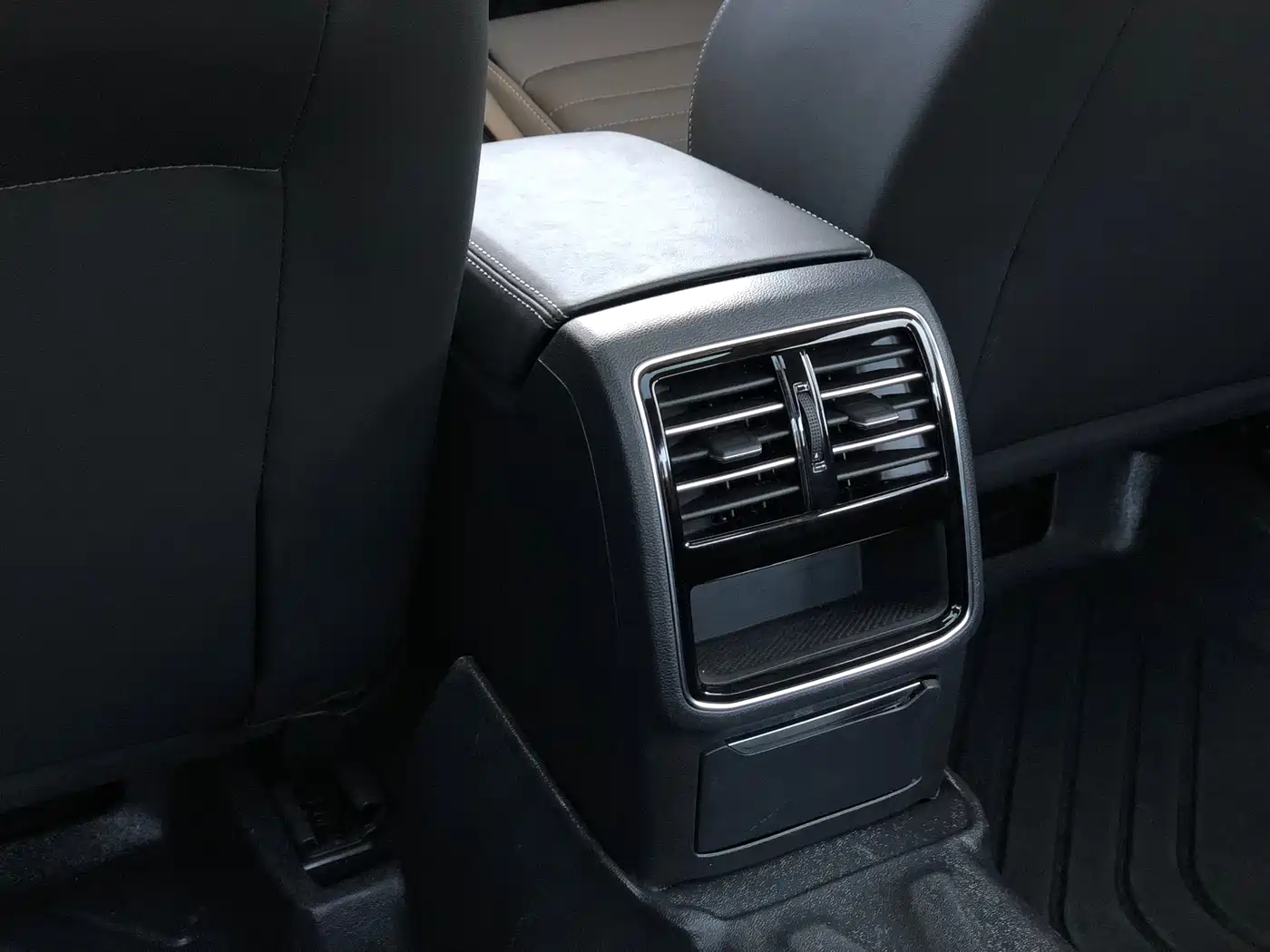 Volkswagen Magotan 2025 Popular Edition 280TSI DSG Comfort фото 19