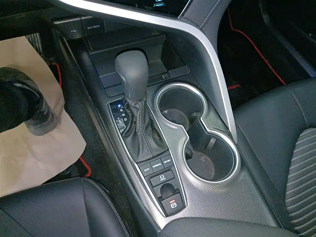 Toyota Camry 2022 2.5S Knight Edition фото 10