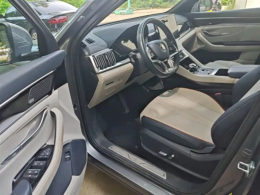BYD Song PLUS PHEV 2021 DM-i 110KM Flagship PLUS фото 16