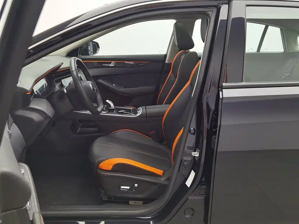 DONGFENG YI HYUN MAX