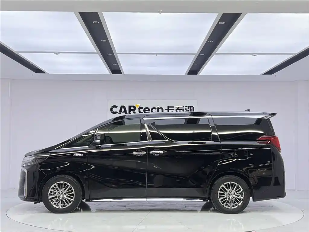 Toyota Alphard 2023 Dual Hybrid 2.5L Ultimate Gold Edition фото 8